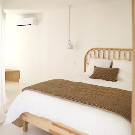 Cluque- Maisons De *