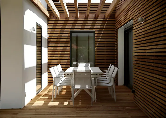 Cluque- Maisons De *