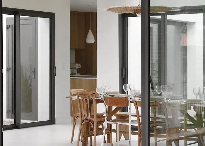 Cluque- Maisons De *